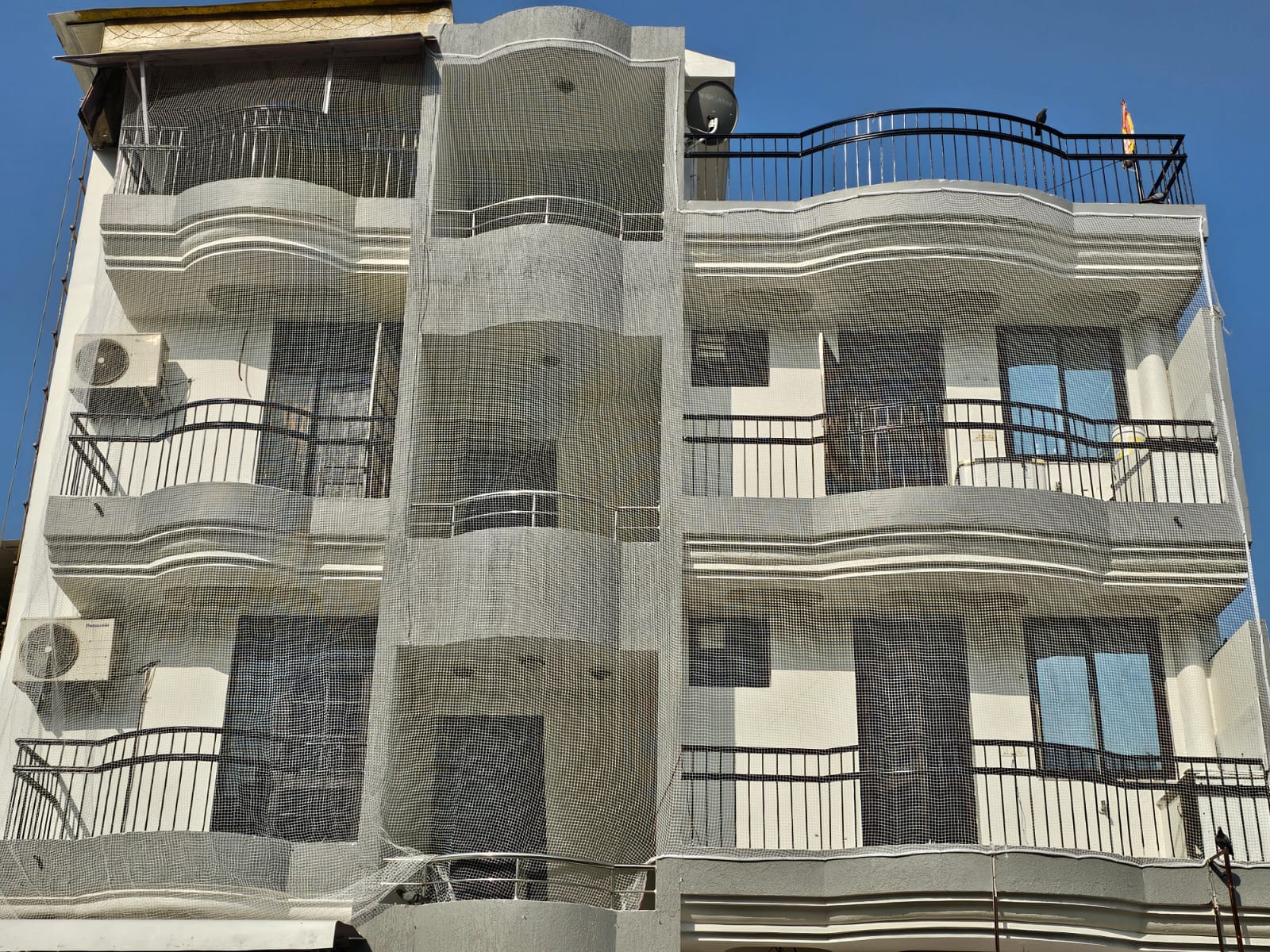Balcony net installation 1