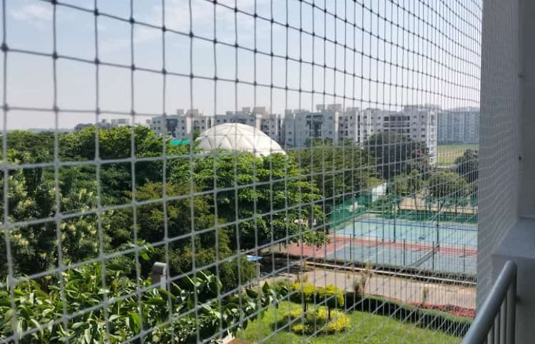 Balcony safety nets